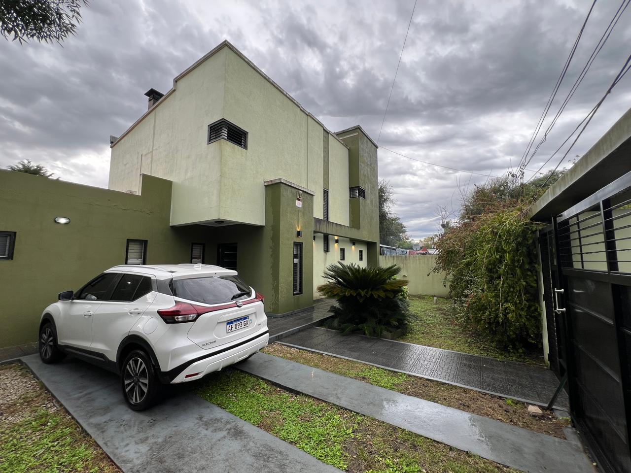 Imagen Casa 25 entre 425 y 426 