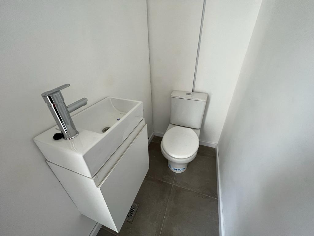 Imagen Local 491 esquina 133 