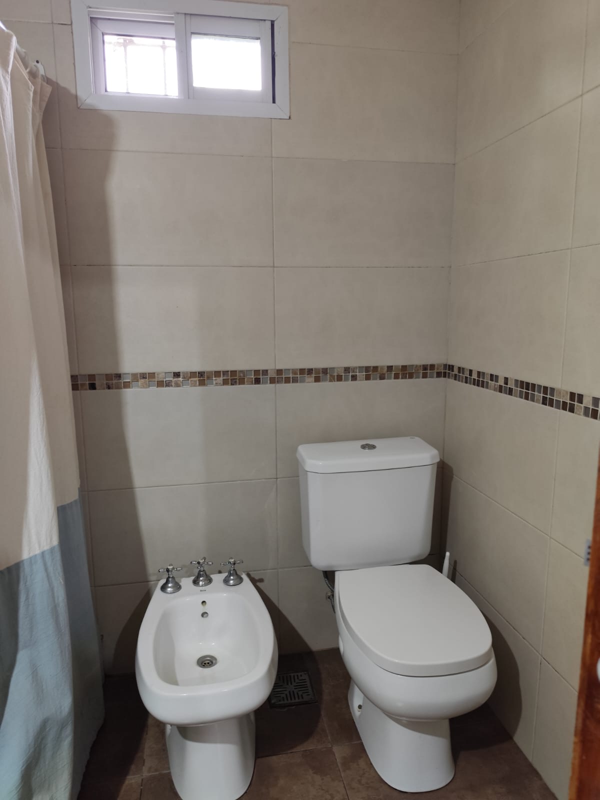 Imagen Casa 610 entre 24 y 25