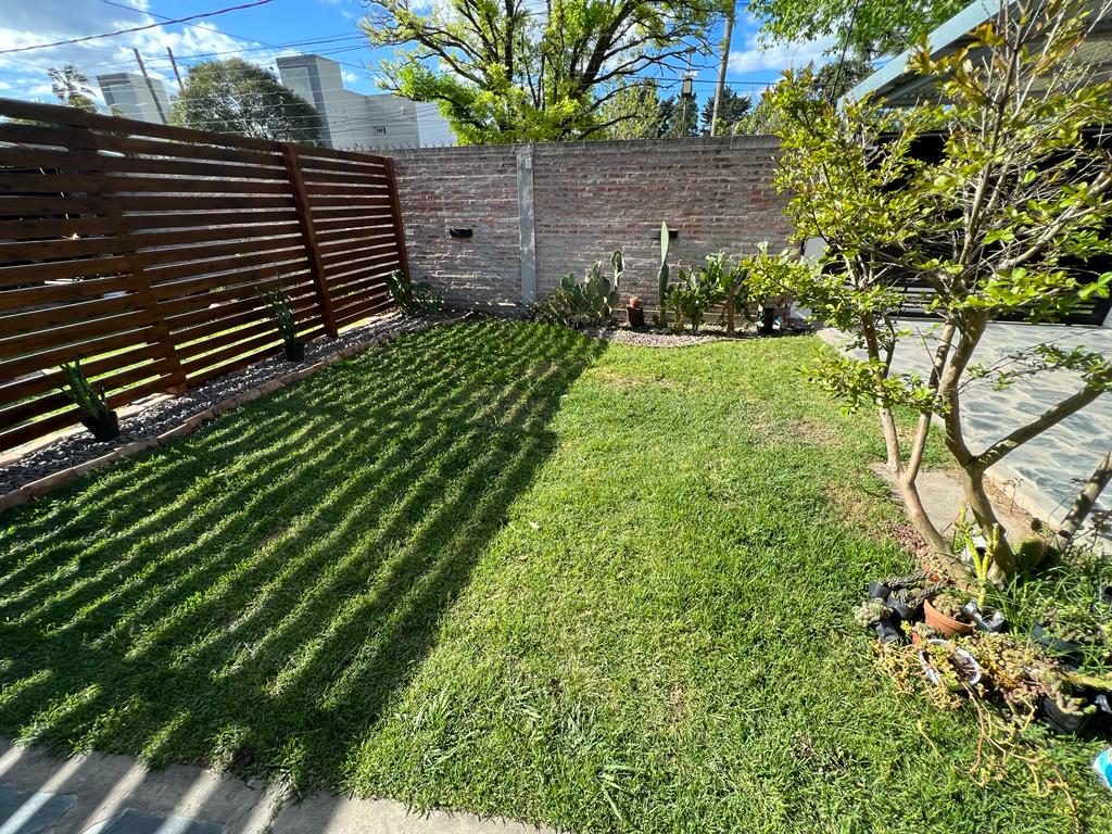 Imagen Casa 27 entre 484 y 485 