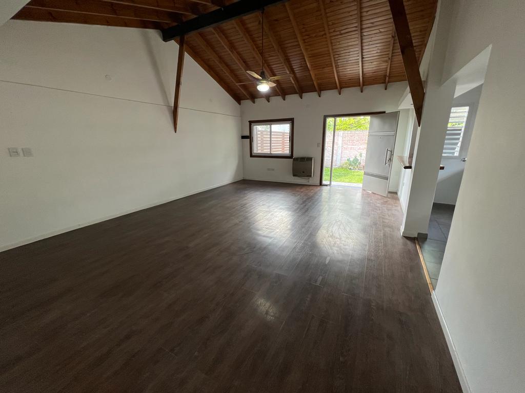 Imagen Casa 27 entre 484 y 485 