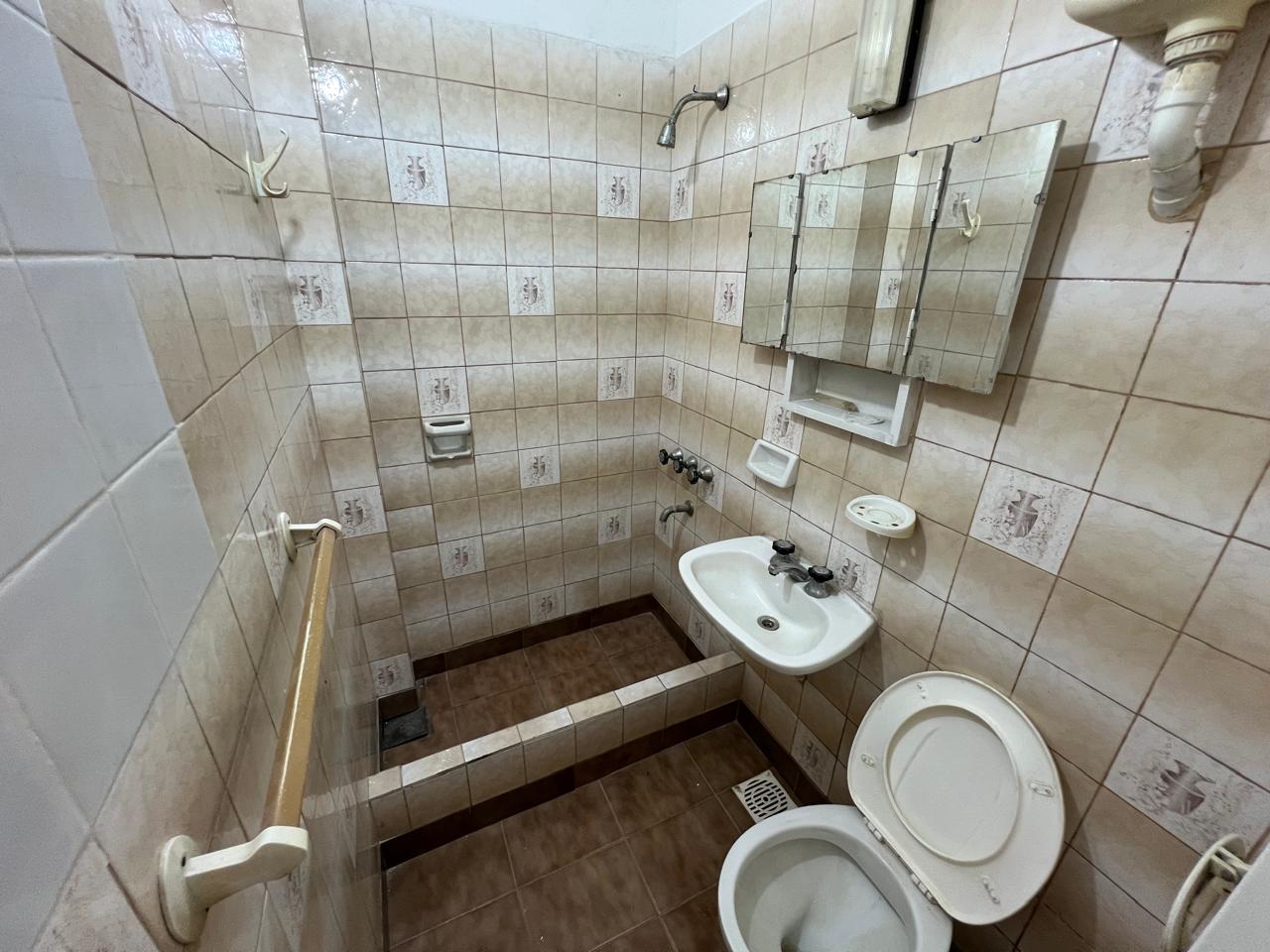 Imagen Local 65 esquina 115