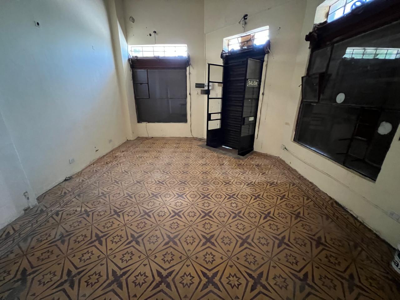 Imagen Local 65 esquina 115