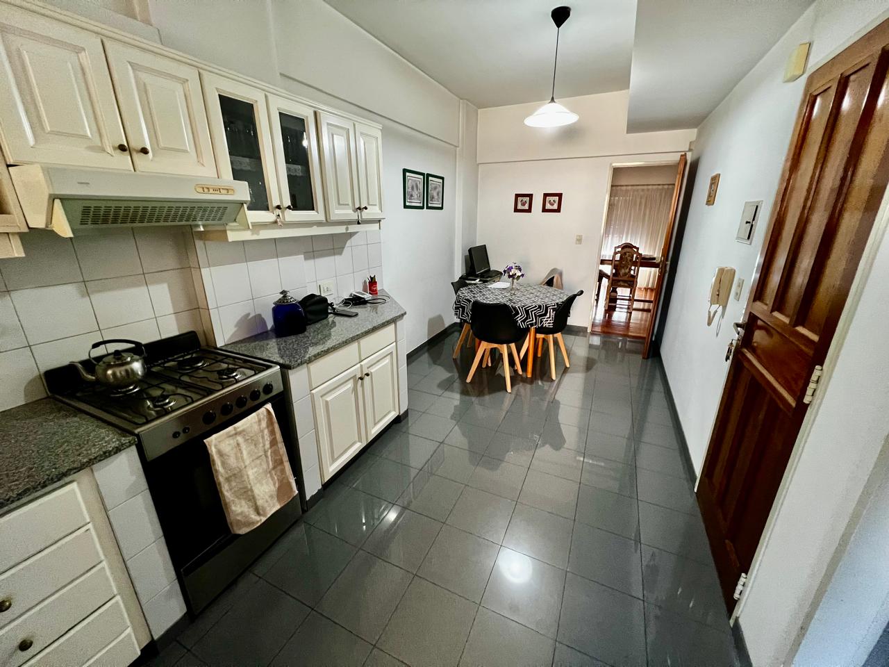 Imagen Departamento Plaza Paso entre 13 y 44 