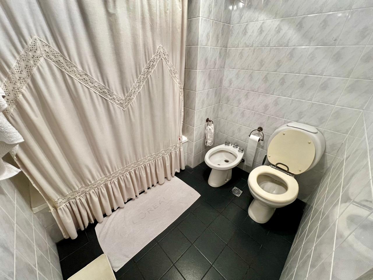 Imagen Departamento Plaza Paso entre 13 y 44 