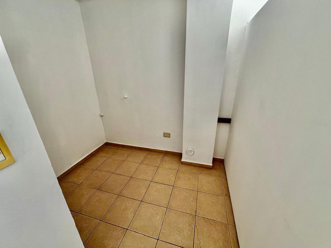 Imagen Local 56 entre 24 y 25