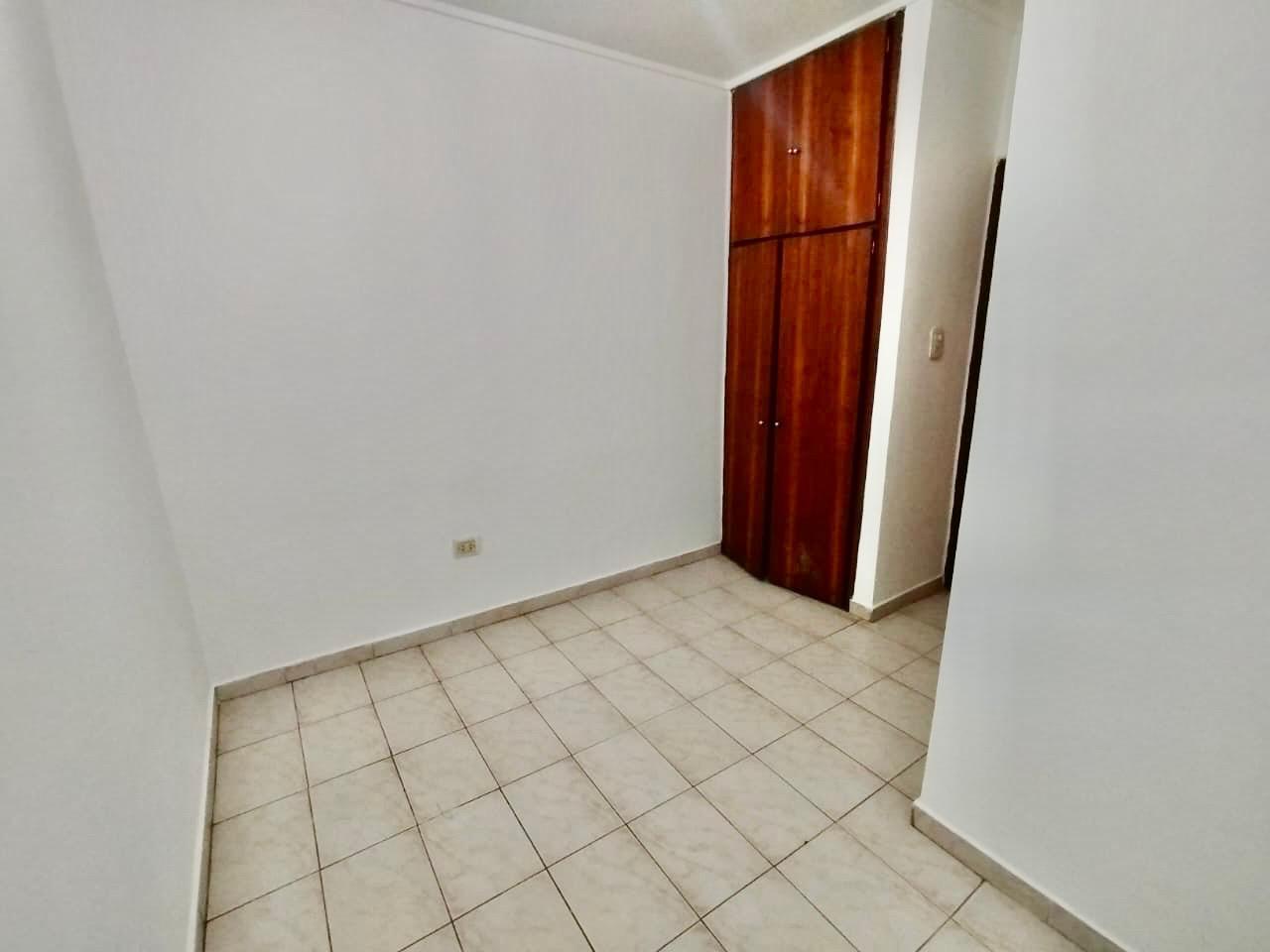 Imagen Local 4 entre 79 y 80 
