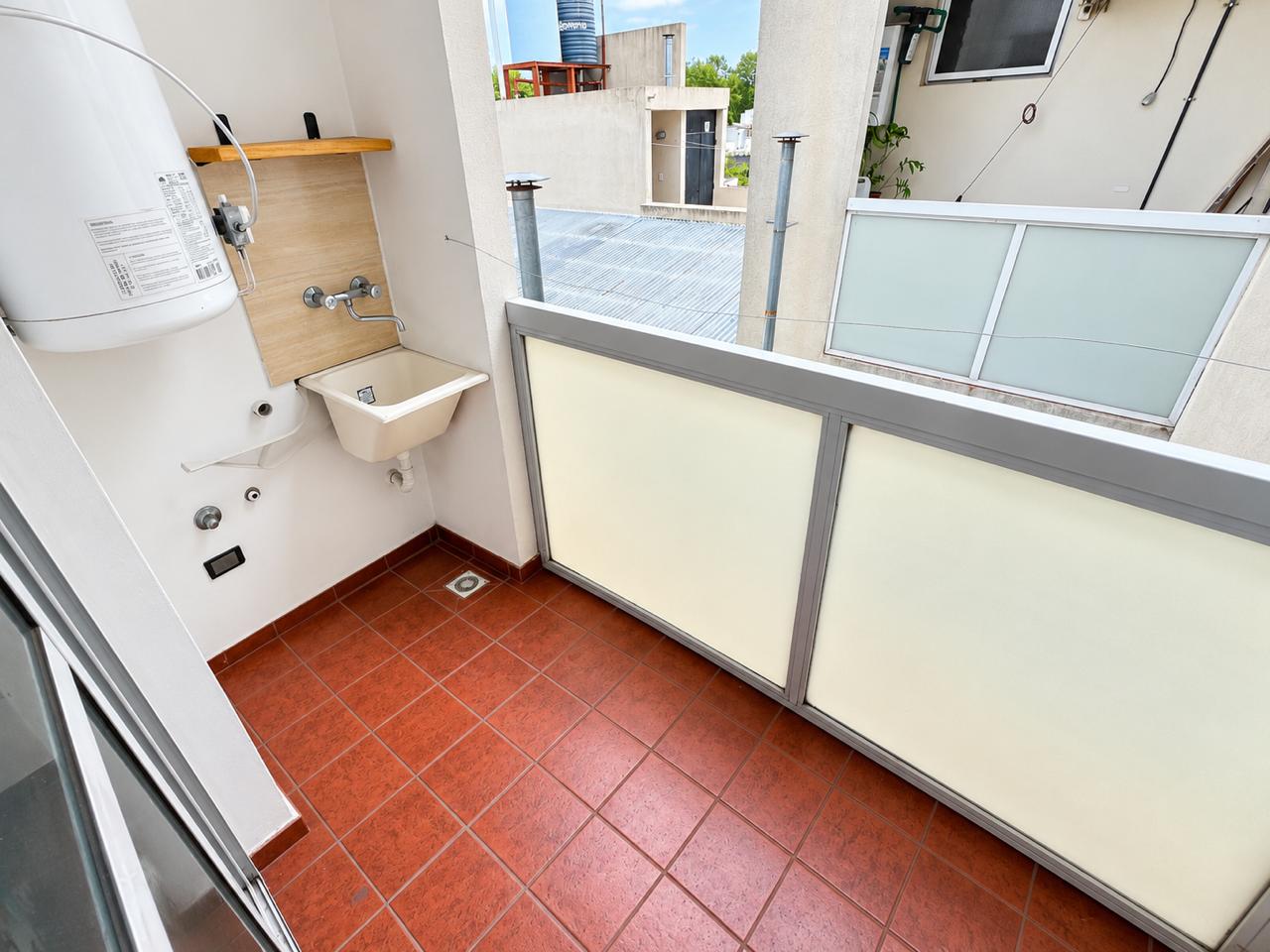 Imagen Departamento 64 entre 1 y 115 